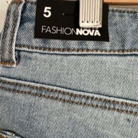 NWT | Fashion Nova | Jean High Waisted Distressed Shorts | Size 5 - Picture 10 of 13